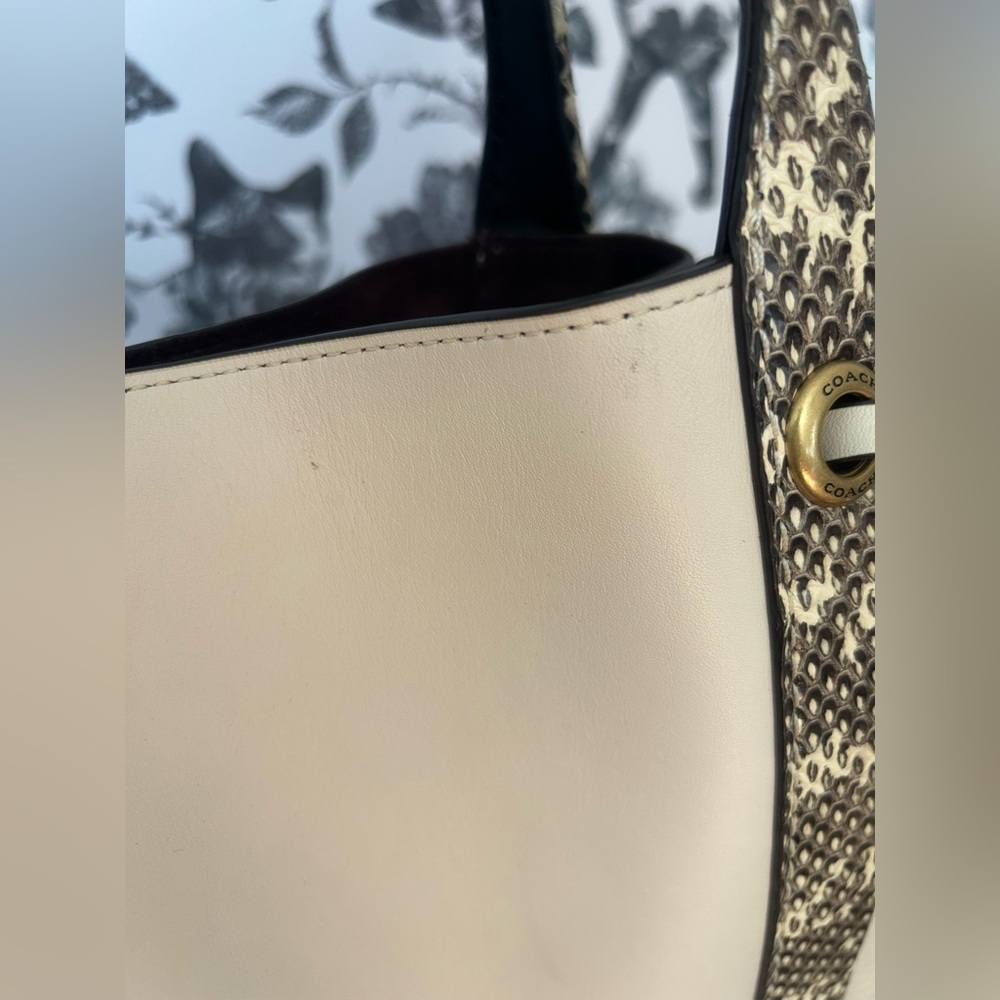 COACH HARMONY HOBO - Picture 12 of 14